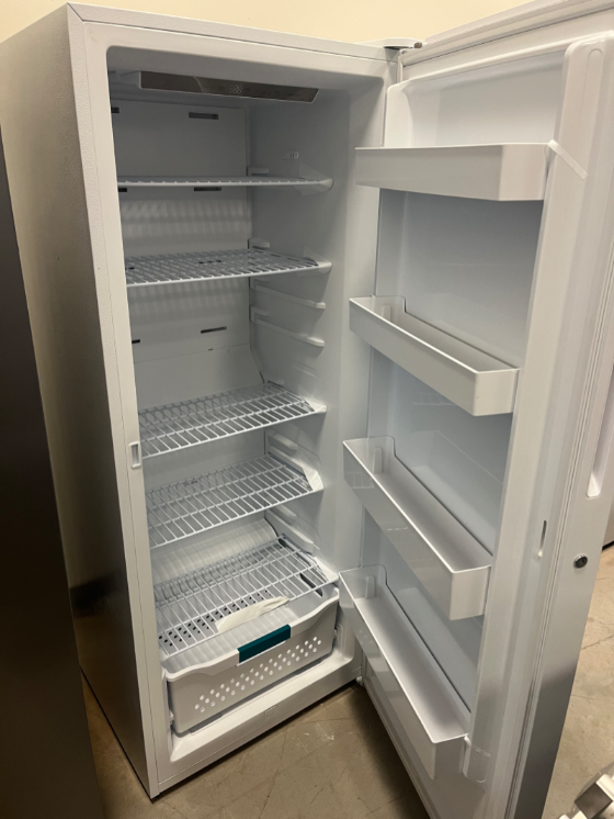 Hisense CFU14N6AWE - FREEZER at Doraville Store