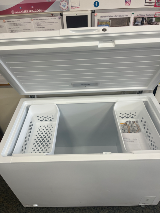 Frigidaire FFCL1562AW - FREEZER at Doraville Store
